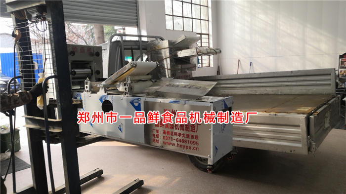 燴面機裝車發貨 燴面機裝車發貨